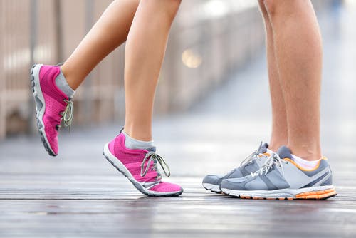 Is Distance Running an Evolutionary Signal for Desirable Male Genes?