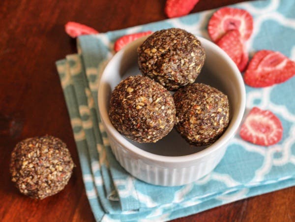 strawberry-shortcake-energy-bites-1-of-1