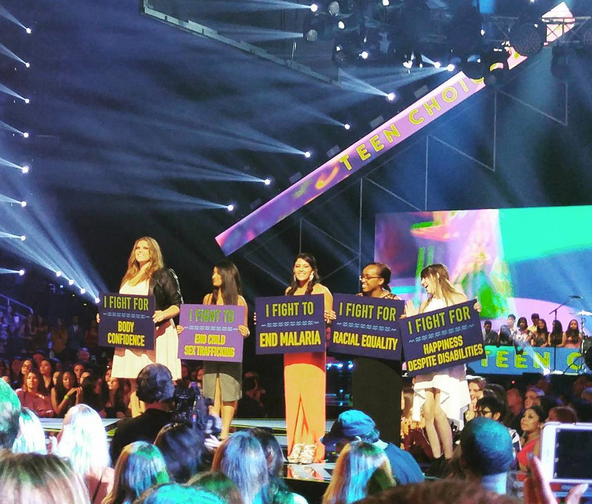 Instagram/@curve_model