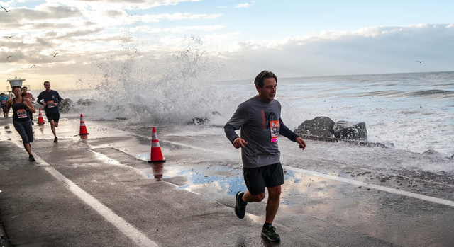Photos From A Turkey Trot And A Very High Tide