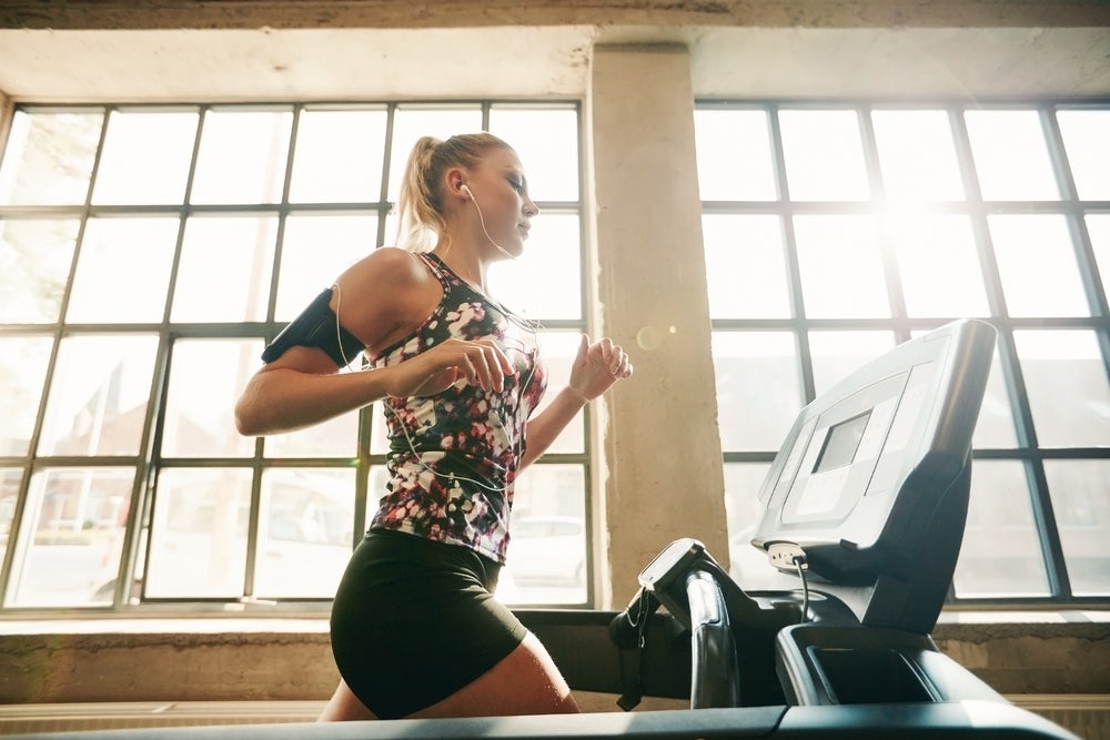 Weird Things Runners Do To Pass Time On The Treadmill