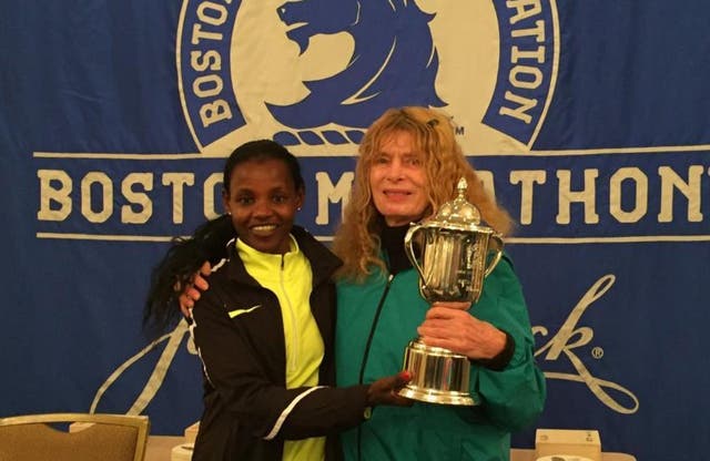 The Boston Marathon Winner Gave Her Trophy To Bobbi Gibb