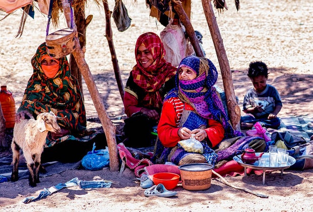 Berber nomad women preparing tea