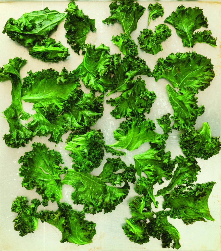 Kale chips vs. potato chips: Healthy version of a greasy snack