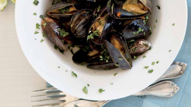 Learn to Love the Underrated Mussel With This Easy, Thai-Inspired Recipe