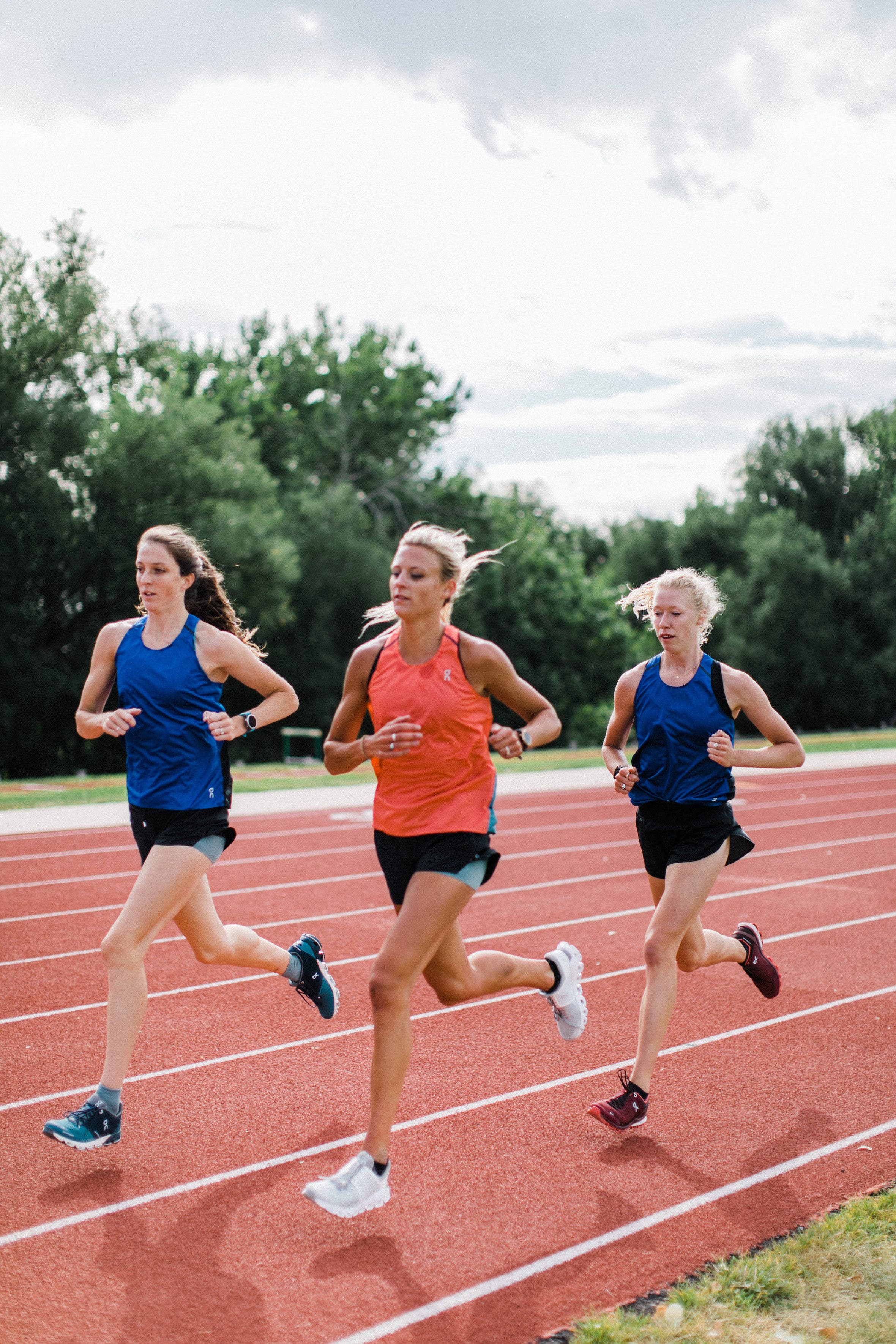 What's Behind These New Pro Running Groups? - Women's Running