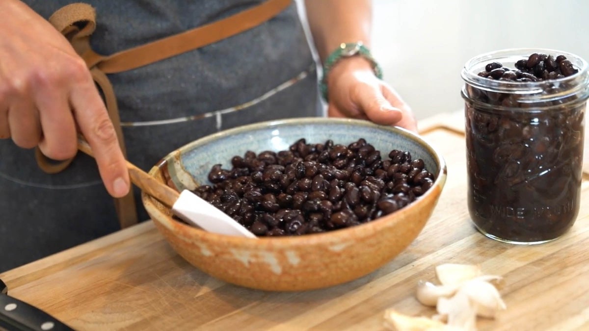 Here's How to Prep Black Beans So You'll Have a GoTo Vegetarian