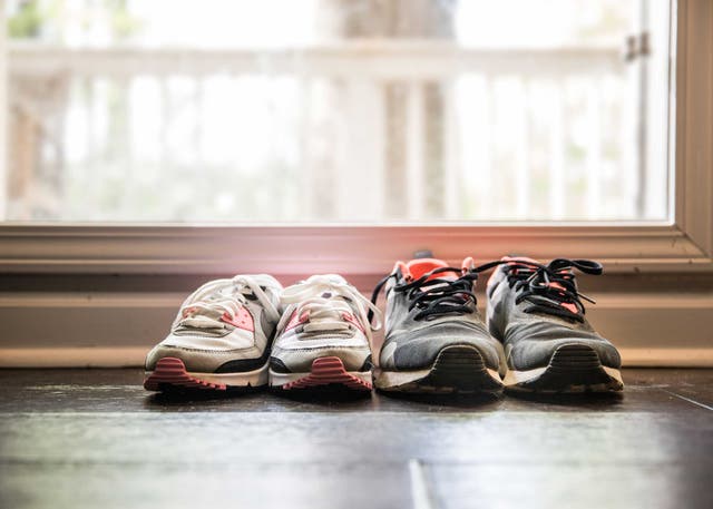 5 Steps to Remove Smell From Running Shoes