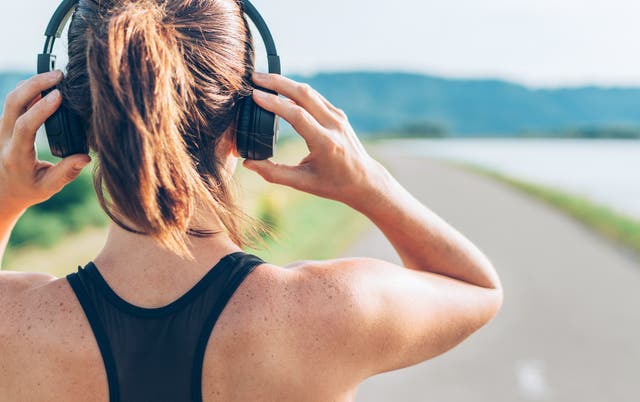 Running to the Beat: How the Right Music Can Boost Your Workout