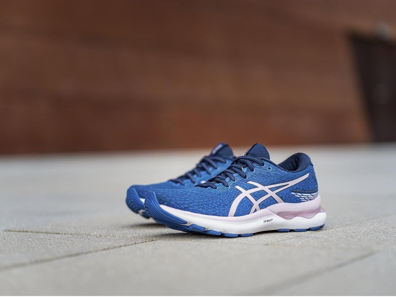 ASICS gel-nimbus 24 women's shoe in blue