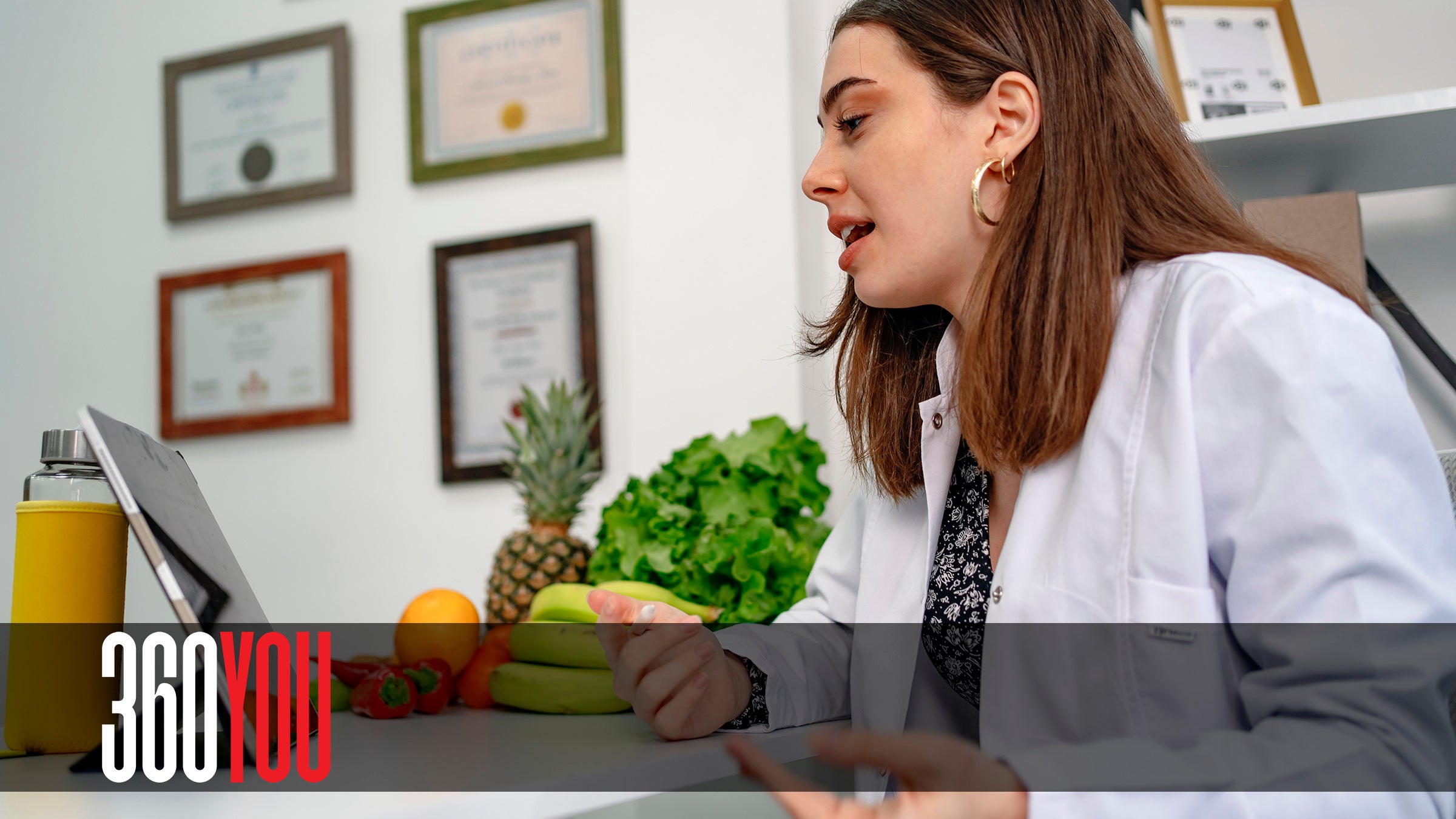 What to expect when seeing a dietitian might include a dietitian conducting an appointment virtually