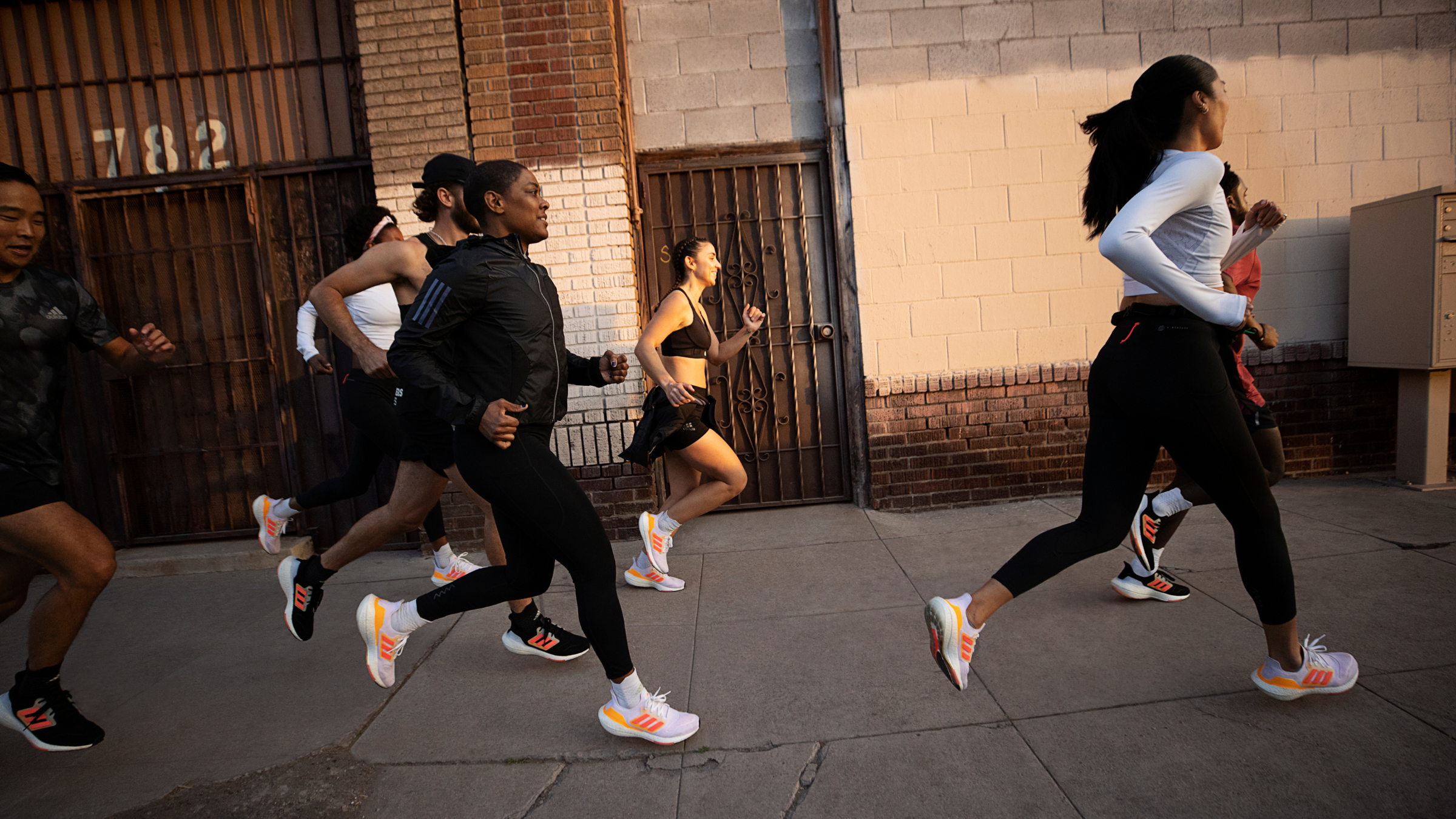 superávit histórico mantener Adidas Starts Educational Program to Address Runner Safety