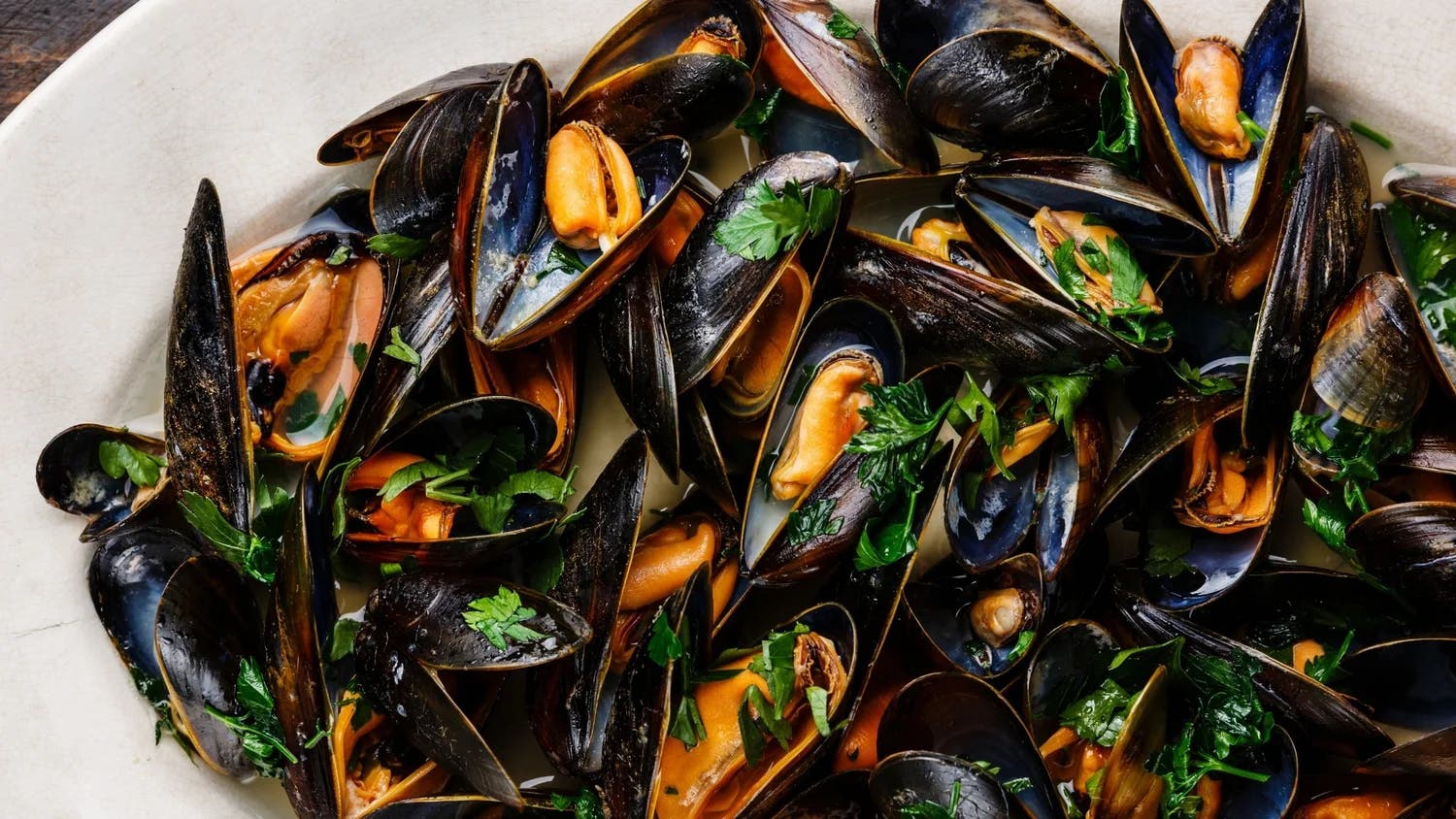 steamed fresh mussels