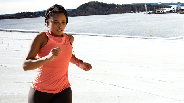 How to Run Hills Without Hurting Your Knees, According to the Doctors Who Fix Them