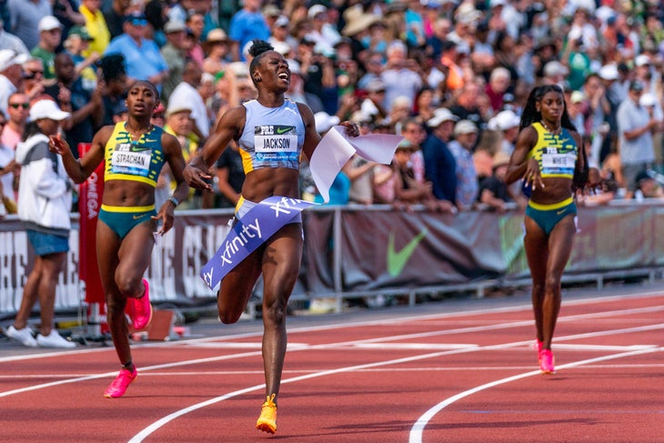 Athing Mu (USA) wins the women's 800m in a meet-record 1:55.04 during the  46th Prefontaine Classic, Saturday, Aug 21, 2021, in Eugene, Ore. Photo via  Newscom Stock Photo - Alamy